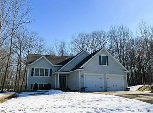 7582 Tipperary Rd, Gladstone, MI 49837