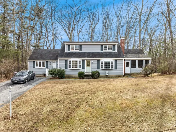 16 McIntosh Rd, Chelmsford, MA 01824