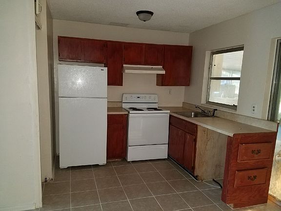 5th image of 400 Margie Ln