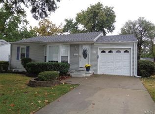 954 Loekes Dr, Florissant, MO 63031