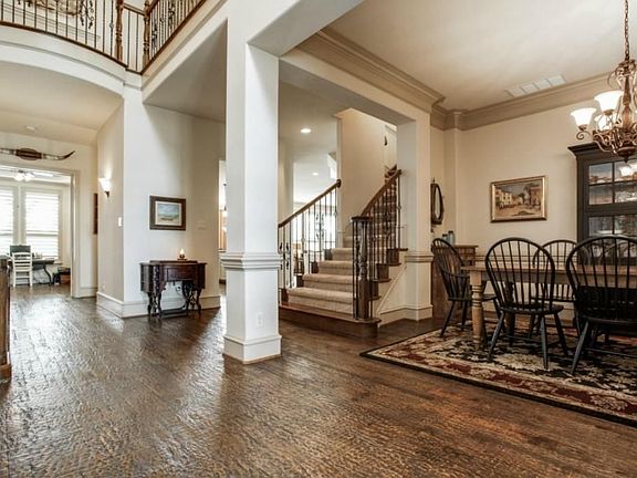 4th image of 806 Amblewood Dr