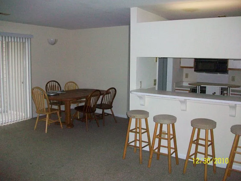 220 Elm St — Photo 1