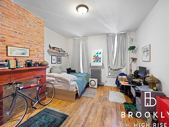 4th image of 603 Van Buren St #1