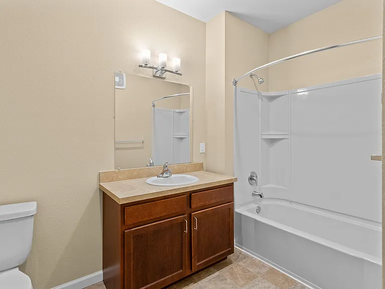 Jackson Forest Apartments — Photo 14