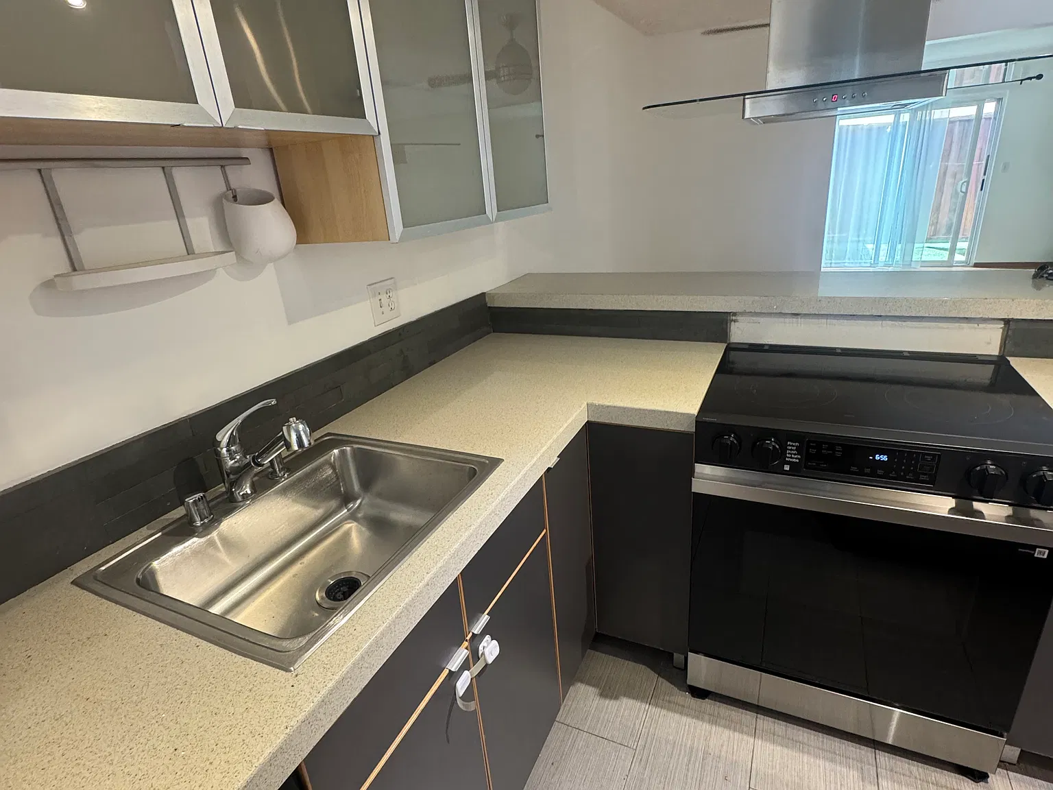 2 bed, 1.5 bath, 953 sqft, $3,800 — Photo 2