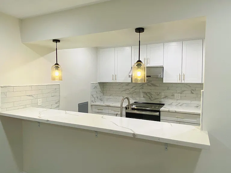 1127 E Del Mar Blvd #315 — Photo 2