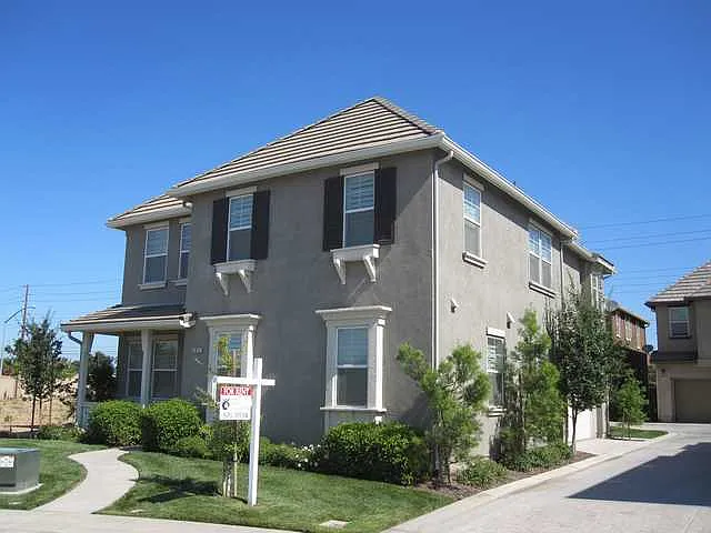 3821 Purple Finch Ln photo 1