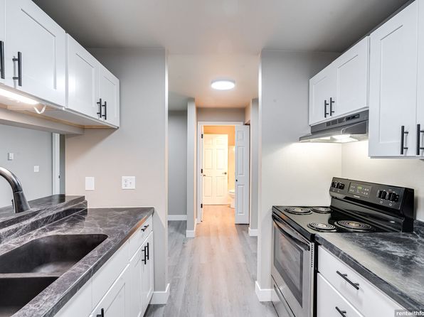 100 W Walnut St #318