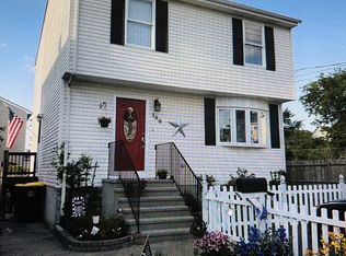 180 Mount Hope Ave, Fall River, MA 02724