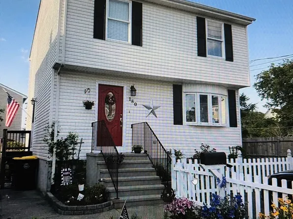 180 Mount Hope Ave, Fall River, MA 02724