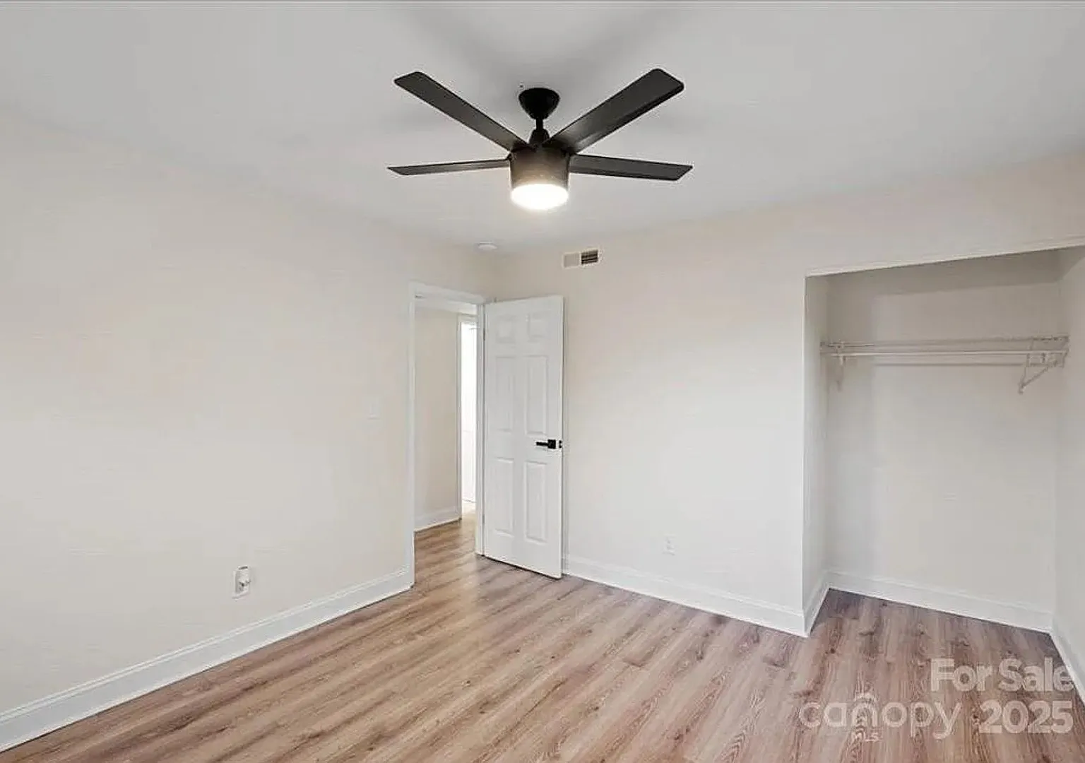 Room in 3 Bedroom Home at Braden Dr — Photo 4
