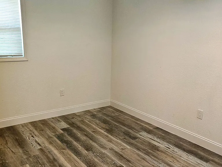 5500 Balboa Dr — Photo 13