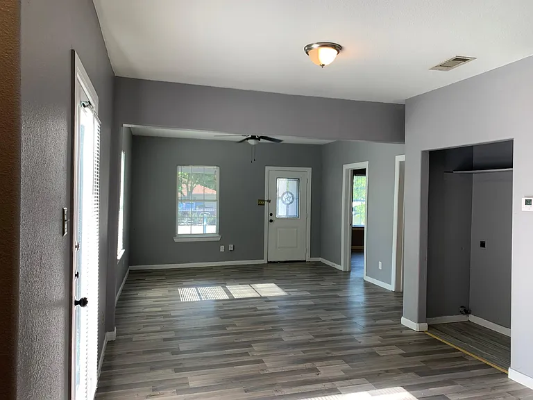 7315 Toland St — Photo 8