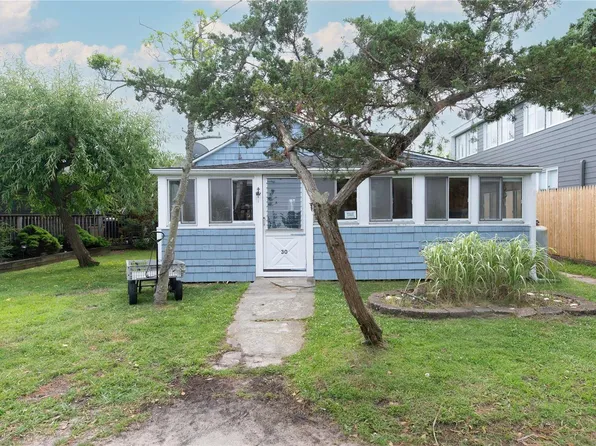30 Bungalow Walk, Ocean Beach, NY 11770