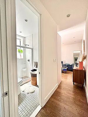 5th image of 975 Washington Ave #1M