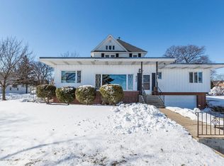922 S Lakeshore Dr, Lake City, MN 55041