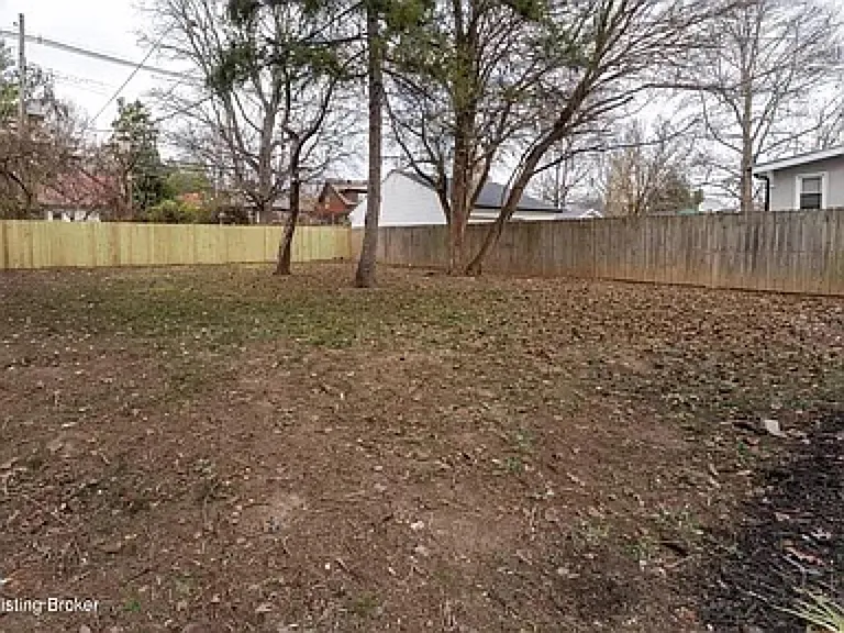 2145 Gladstone Ave — Photo 29