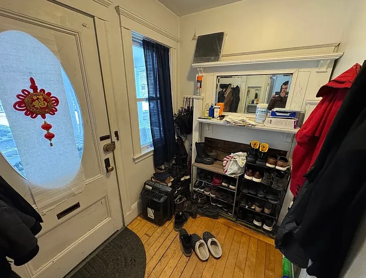 3 bed, $4,195 — Photo 1