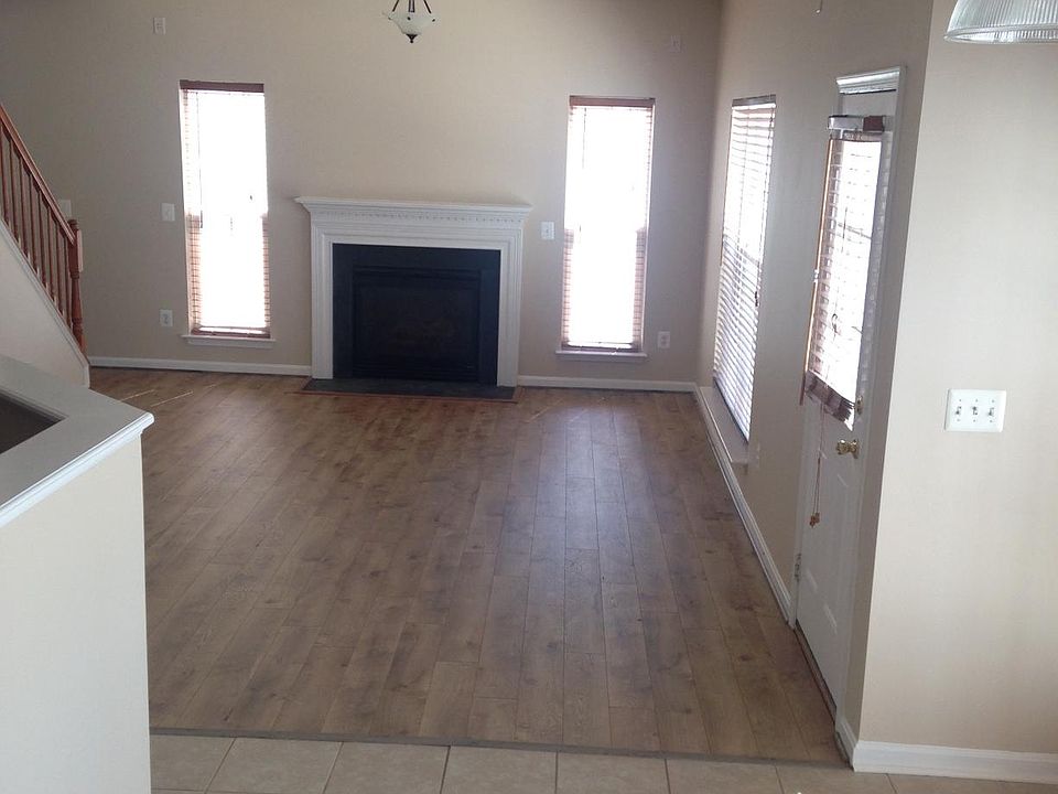 1st image of 21445 Humbolt Sq