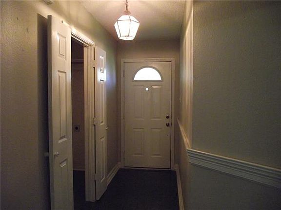 3rd image of 1445 Nottingham Dr