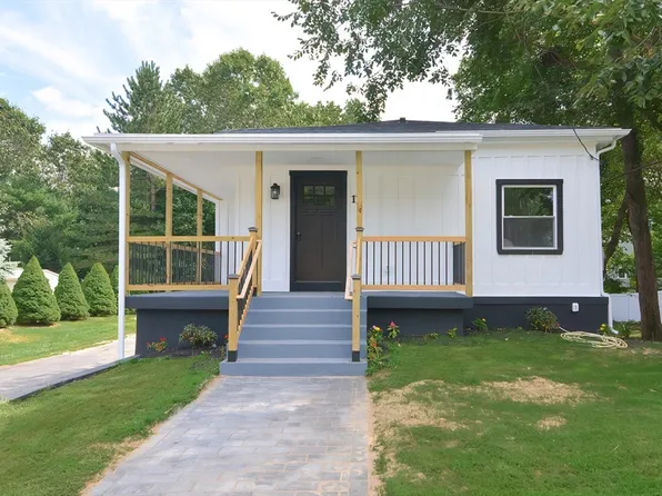 17 Ash St, Leominster, MA 01453