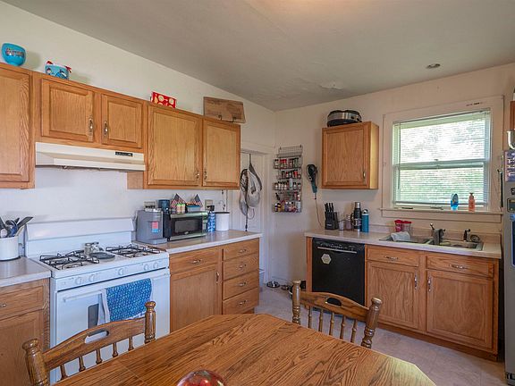 5th image of 208 W Jackson St