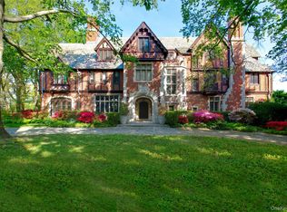 107 Bayview Rd, Manhasset, NY 11030