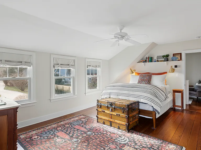 393 Hill St — Photo 8