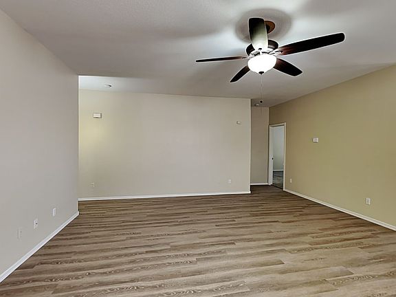 4th image of 16084 W Woodlands Ave