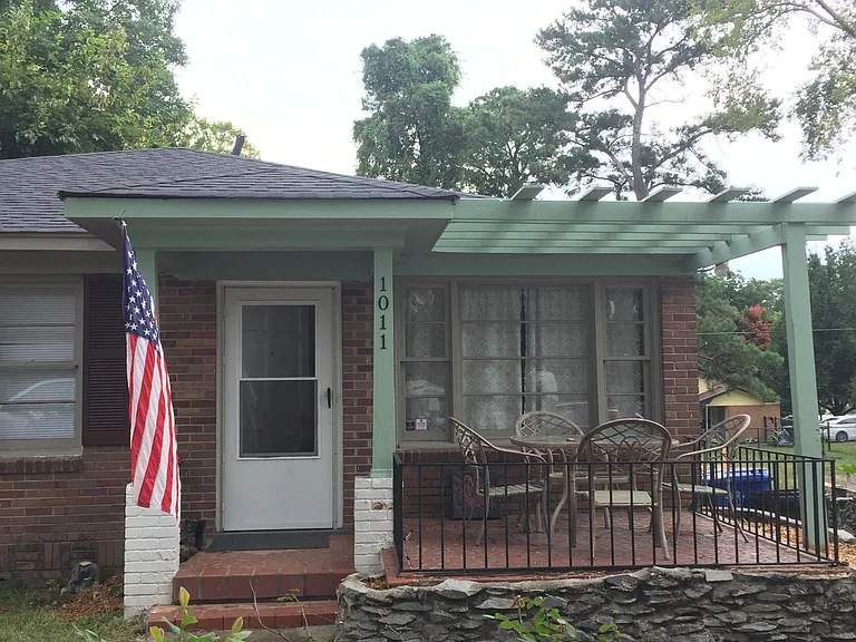 1011 S Kilbourne Rd — Photo 2