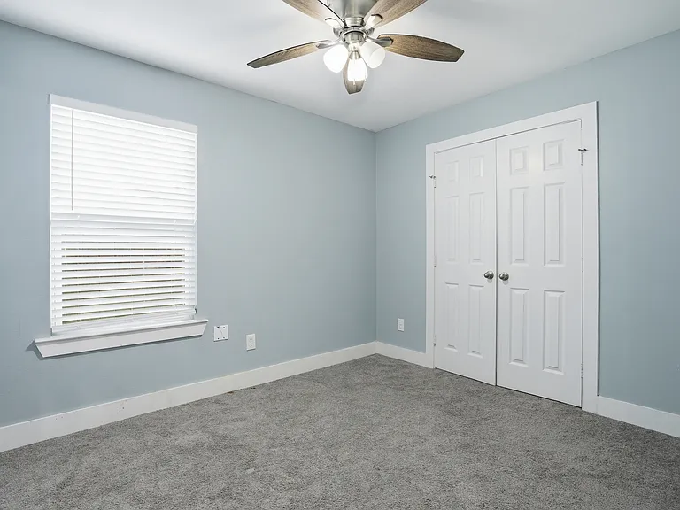 1010 Clinton Park St — Photo 11
