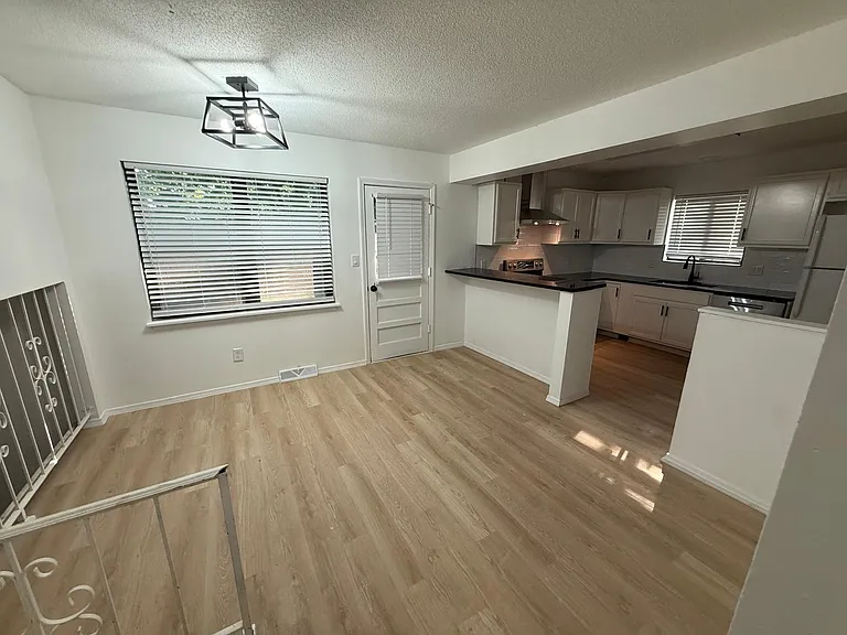 3201 NW Canterbury Pl — Photo 3