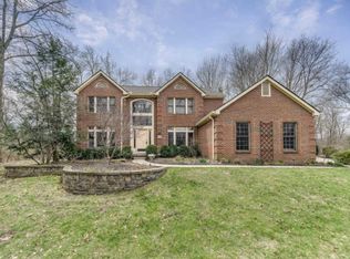 1393 Harrison Pond Dr, New Albany, OH 43054
