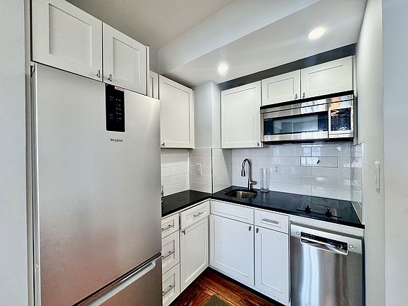 3rd image of 5 Tudor City Pl APT 631