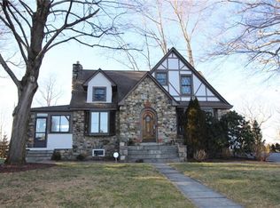 22 Ridge Ln, Mahopac, NY 10541