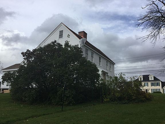 5th image of 822 Hilldale Ave