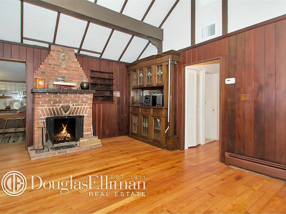 2nd image of 10 Hayward Ave