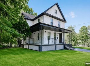 40 Grant Ave, Cresskill, NJ 07626