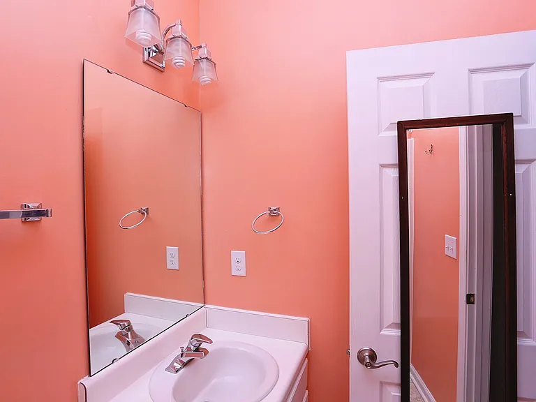 915 Cinnamon Dr — Photo 24