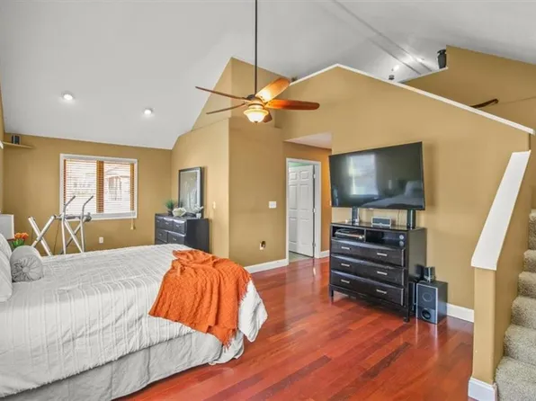 4216 S Union Ave, Independence, MO 64055