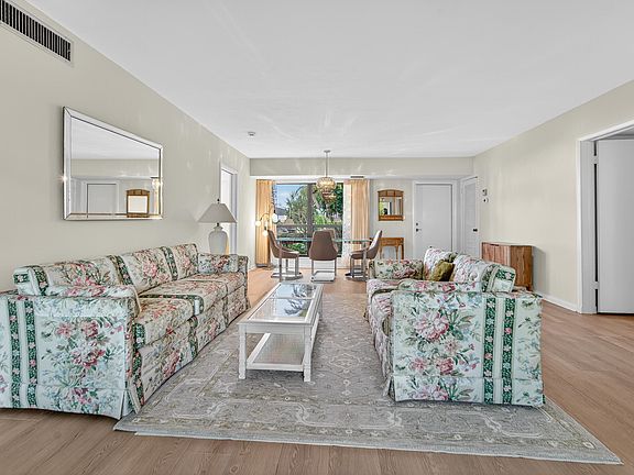 2nd image of 6 Concourse Dr APT A