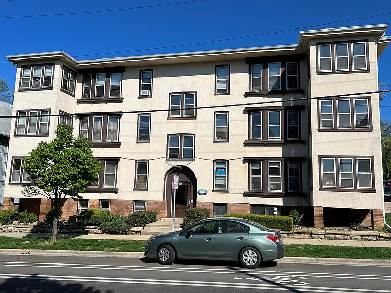 916 E Gorham St #D — Photo 11