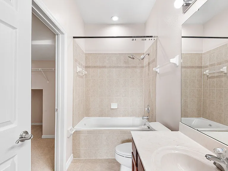10077 Moorshire Cir — Photo 8