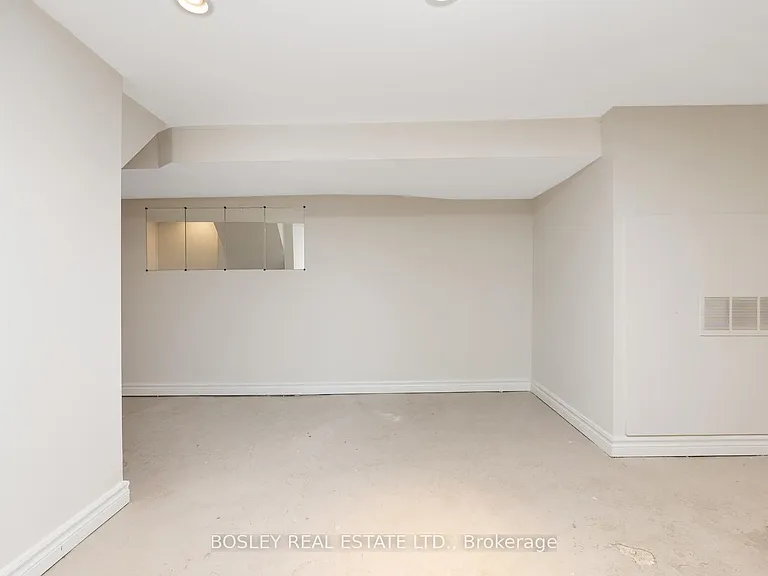 16 Hallam St #BASEMENT — Photo 9