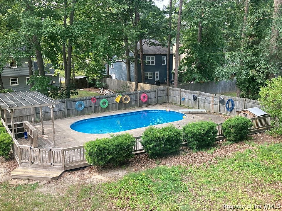 1st image of 845 Isham Pl