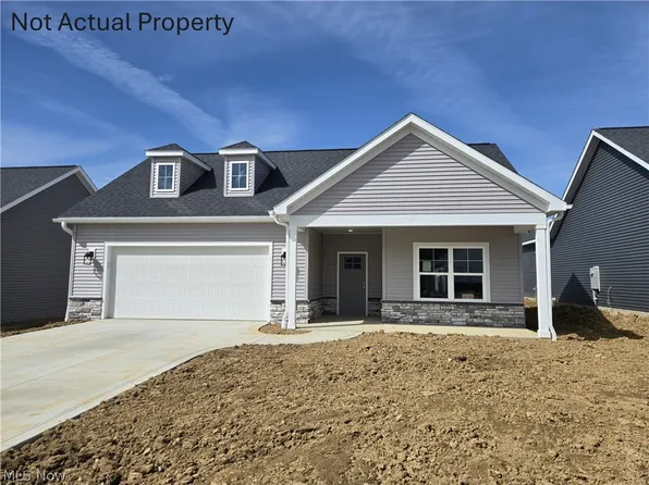 4304 Evergreen Ct, North Canton, OH 44720