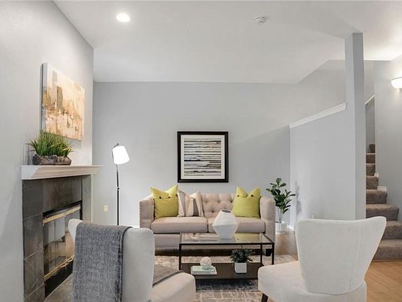 2nd image of 9409 178th Pl NE Unit 4