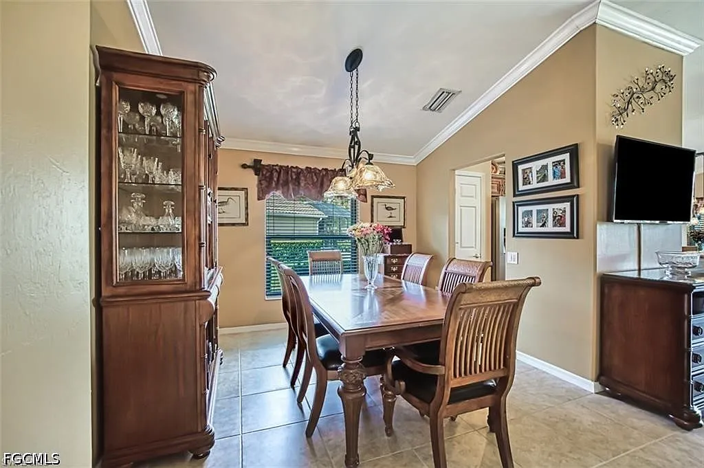 2 bed, 2.0 bath, 1505 sqft, $6,700 — Photo 4