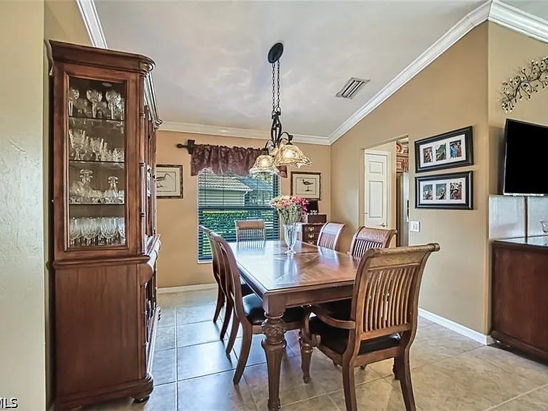 10092 Oakhurst Way — Photo 4