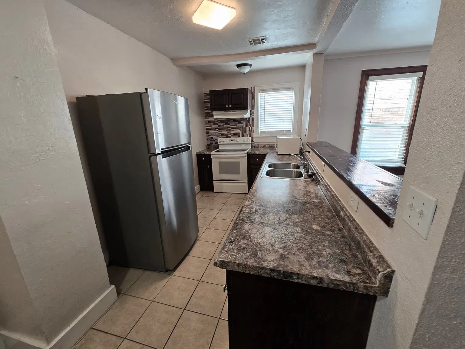 2 bed, 1200 sqft, $1,250 — Photo 4